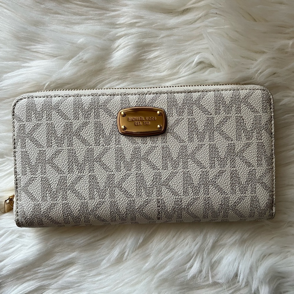 Michael Kors wallet